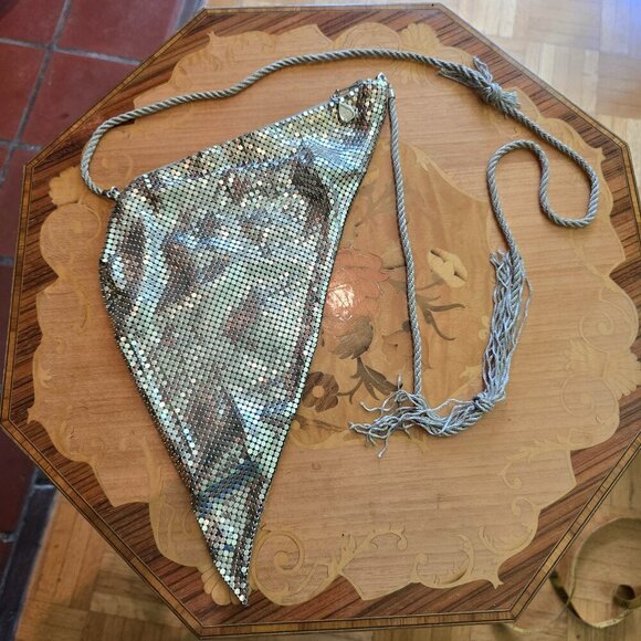 Vintage Handbags - Unique Triangle Shape Vintage Metallic Mesh Chainmail Evening Bag​